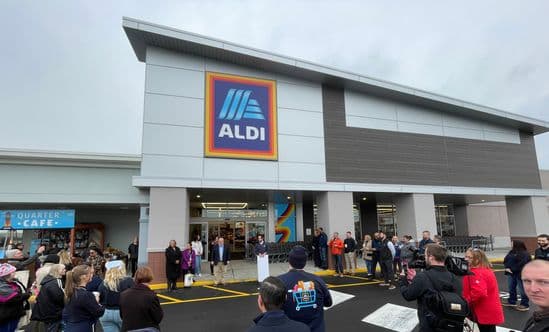 Crowd gathers at Aldi opening in Portland Maine.