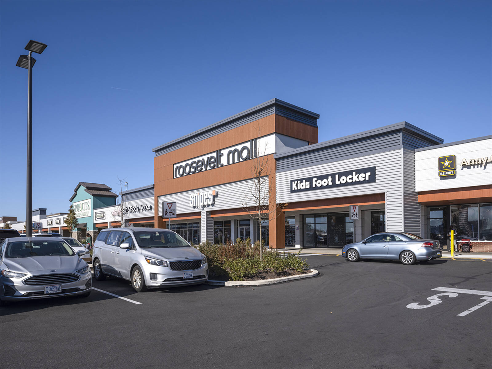 Main Entrance of Kids Foot Locker at Roosevelt Mall