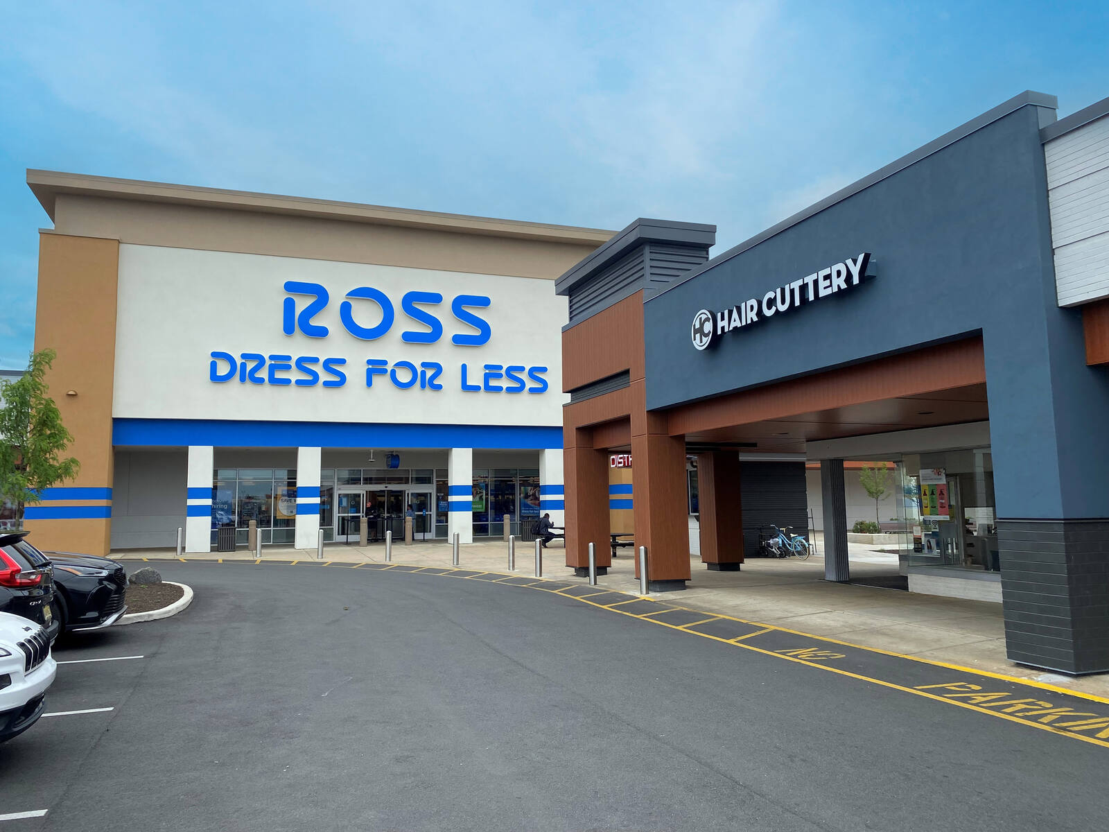 Entrance of Ross Dress for Less and Hair Cuttery at Roosevelt Mall