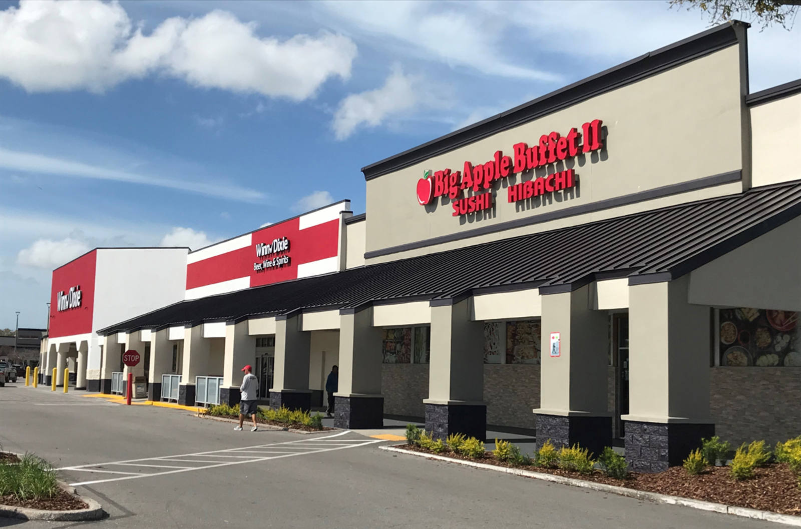Front facade of Big Apple Buffet II in St. Petersburg, Florida
