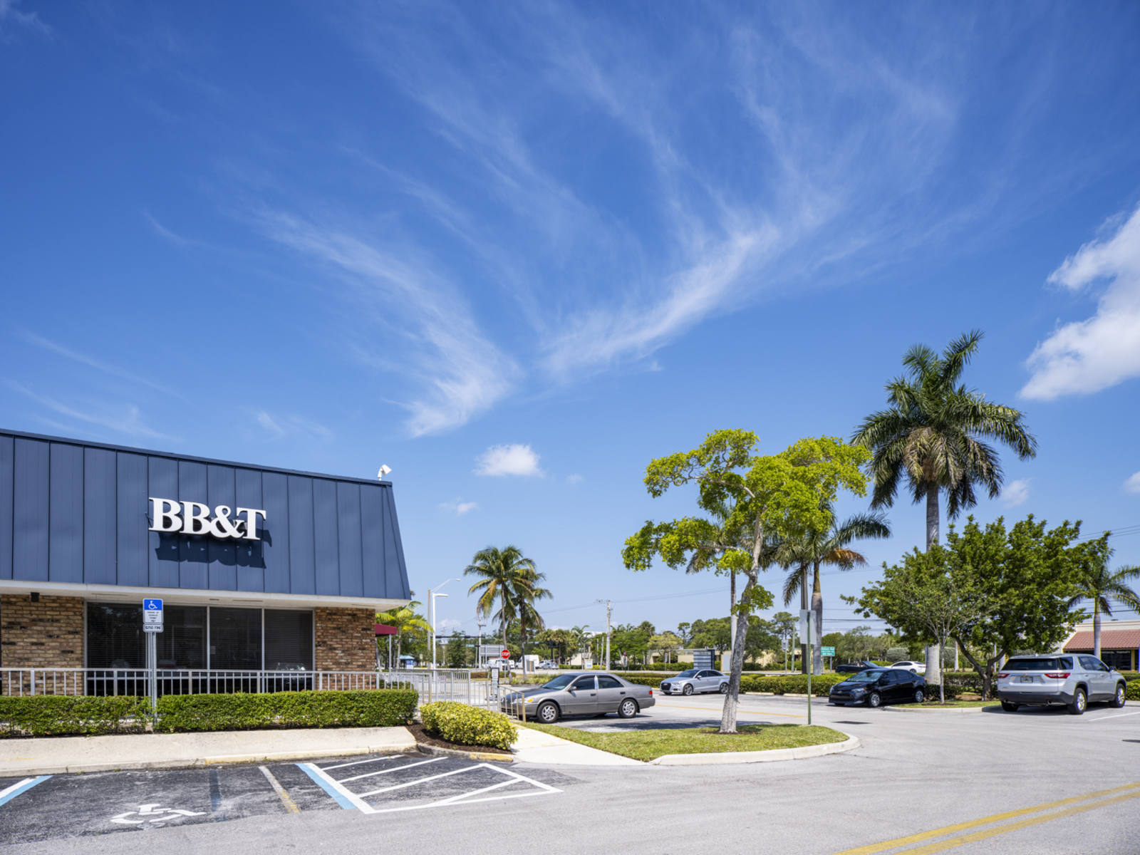 BB&T bank and palm trees at Deerfield Beach, FL shopping center.