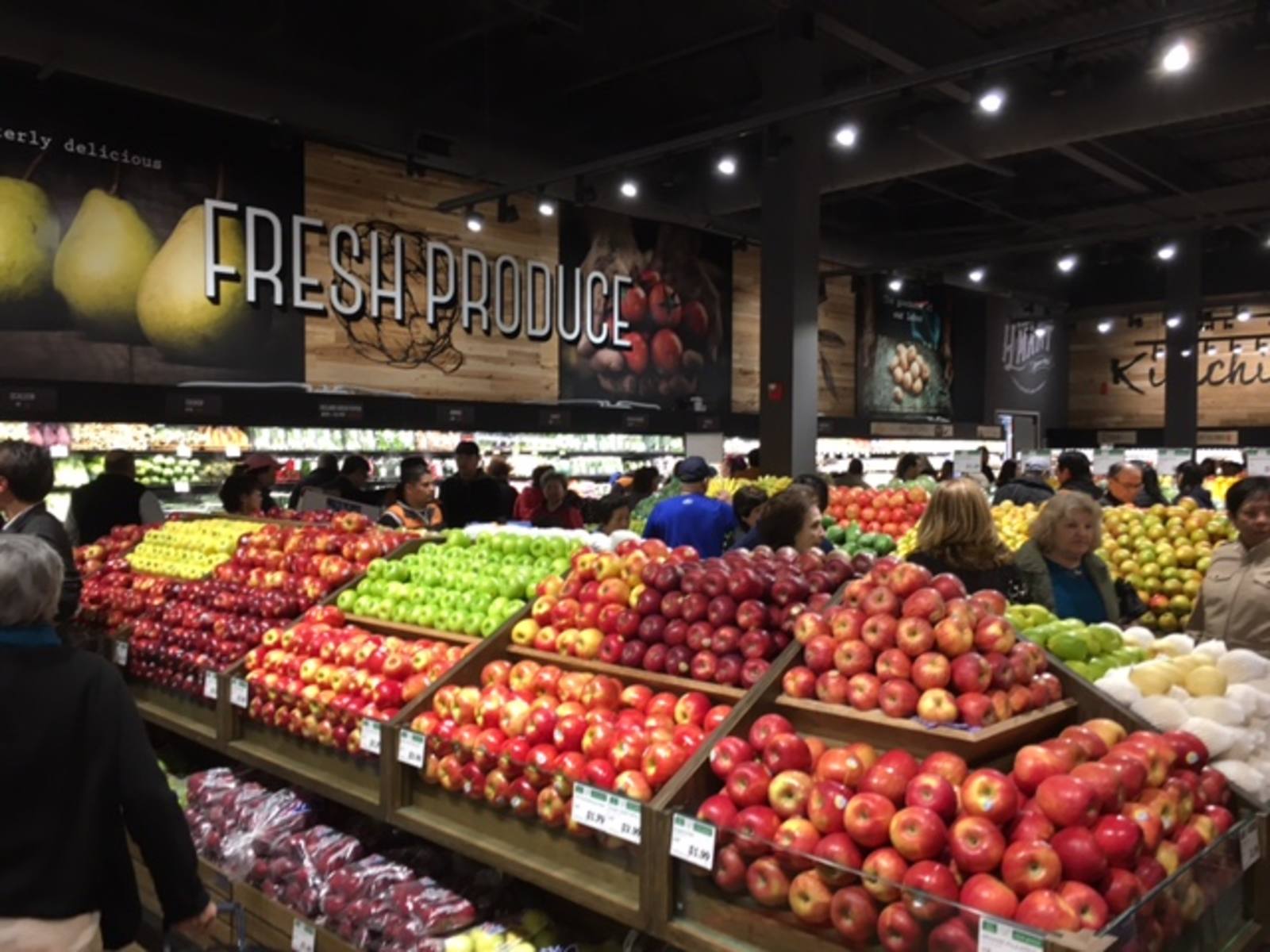 Stack of apples in produce section of Hmart at Yonkers, NY.