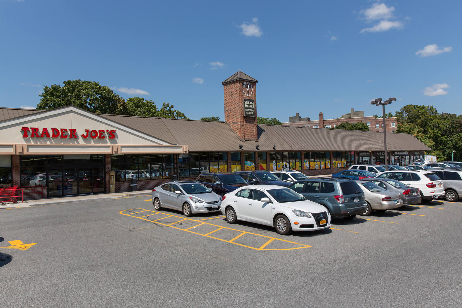 Full parking lot of Trader Joe's