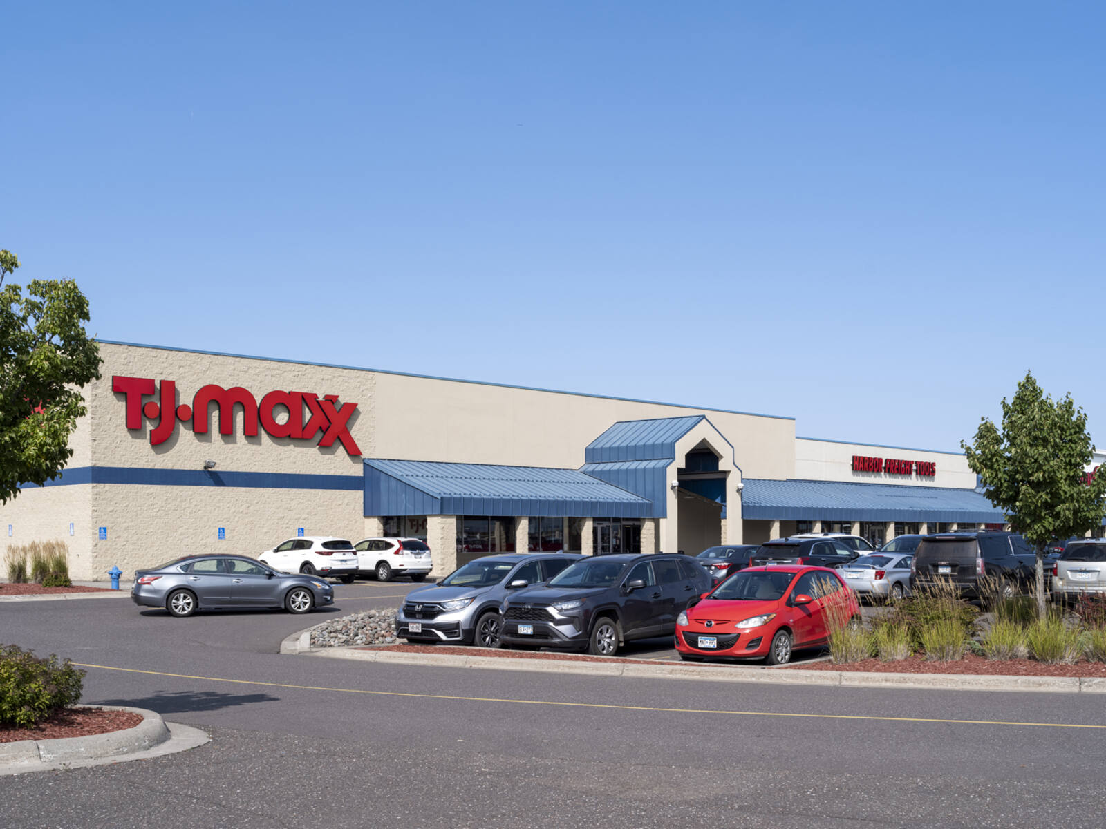 Road leading to parking lot and TJ Maxx.