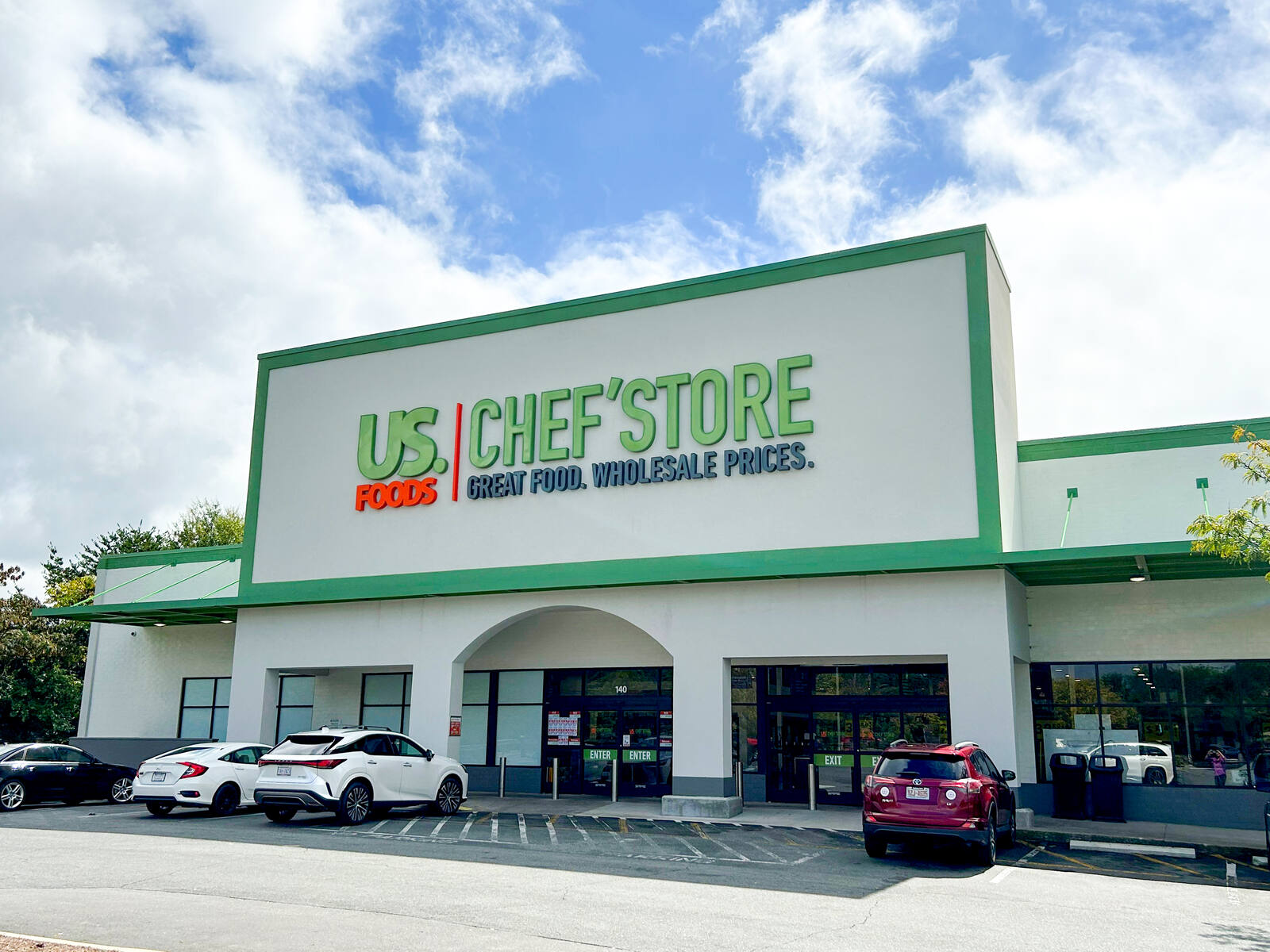 US Foods at Stratford Commons on a sunny day
