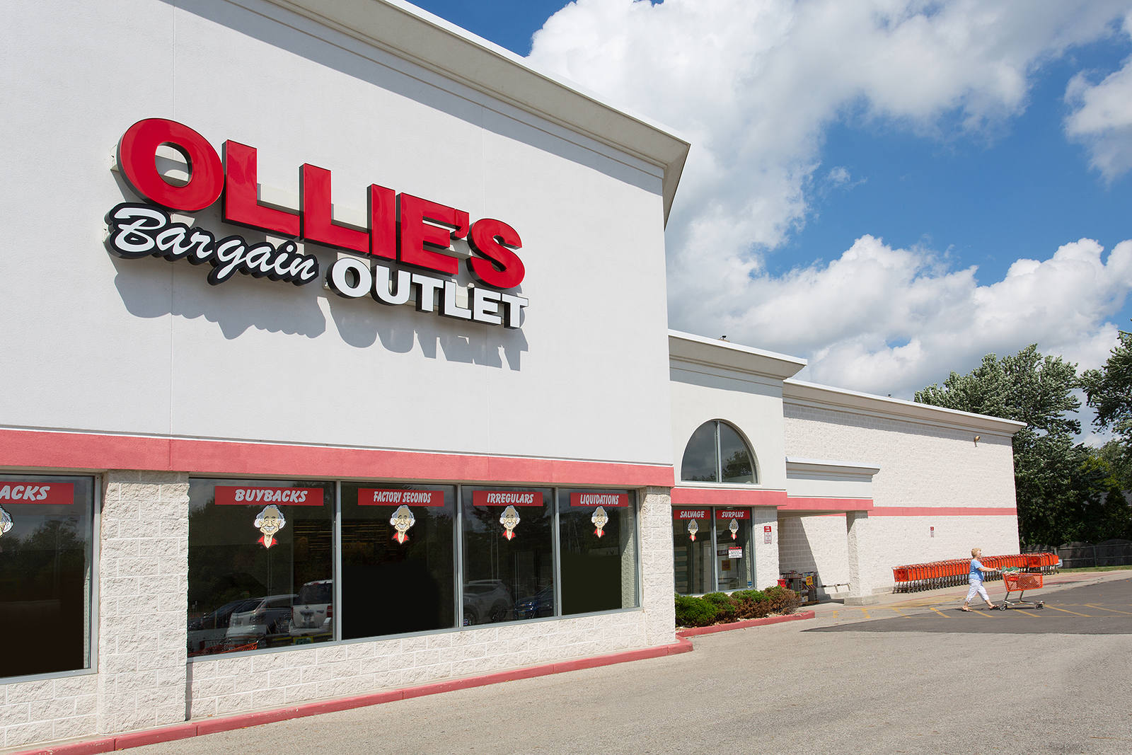 Front entrance of Ollie's Bargain Outlet at The Shoppes at North Olmsted